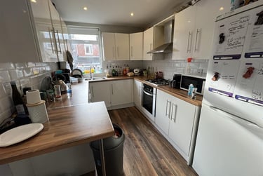 4 bed flat, Eston Street, Victoria Park, Manchester, M130FF - Image 4